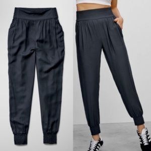 Aritzia Talula woven pants